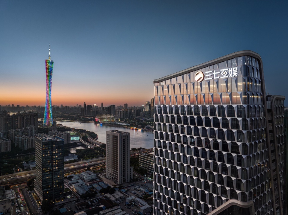 Sanqi Mutual Entertainment Global Headquarters Building by GWP Architects
