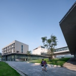 西华大学宜宾产教融合实训基地 / 非常建筑