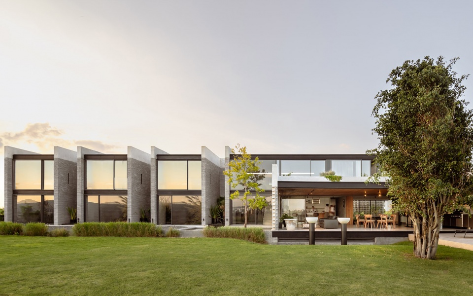 casa catedral by laboratorio de arquitectura