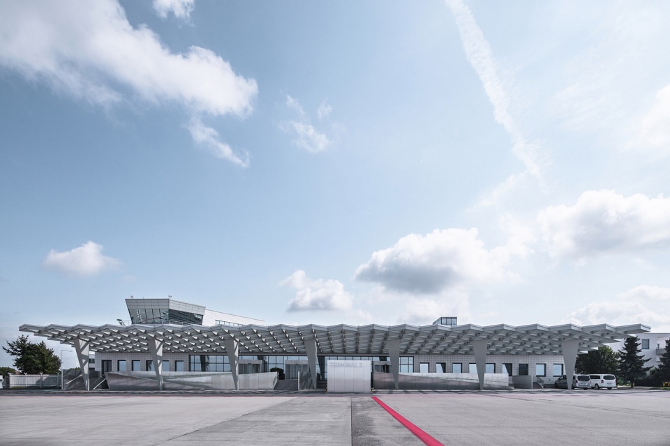 prague airport terminal 3 by ra15