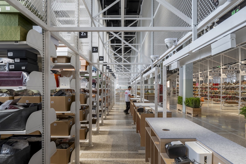 super zhuanzhuan retail space by spacestation