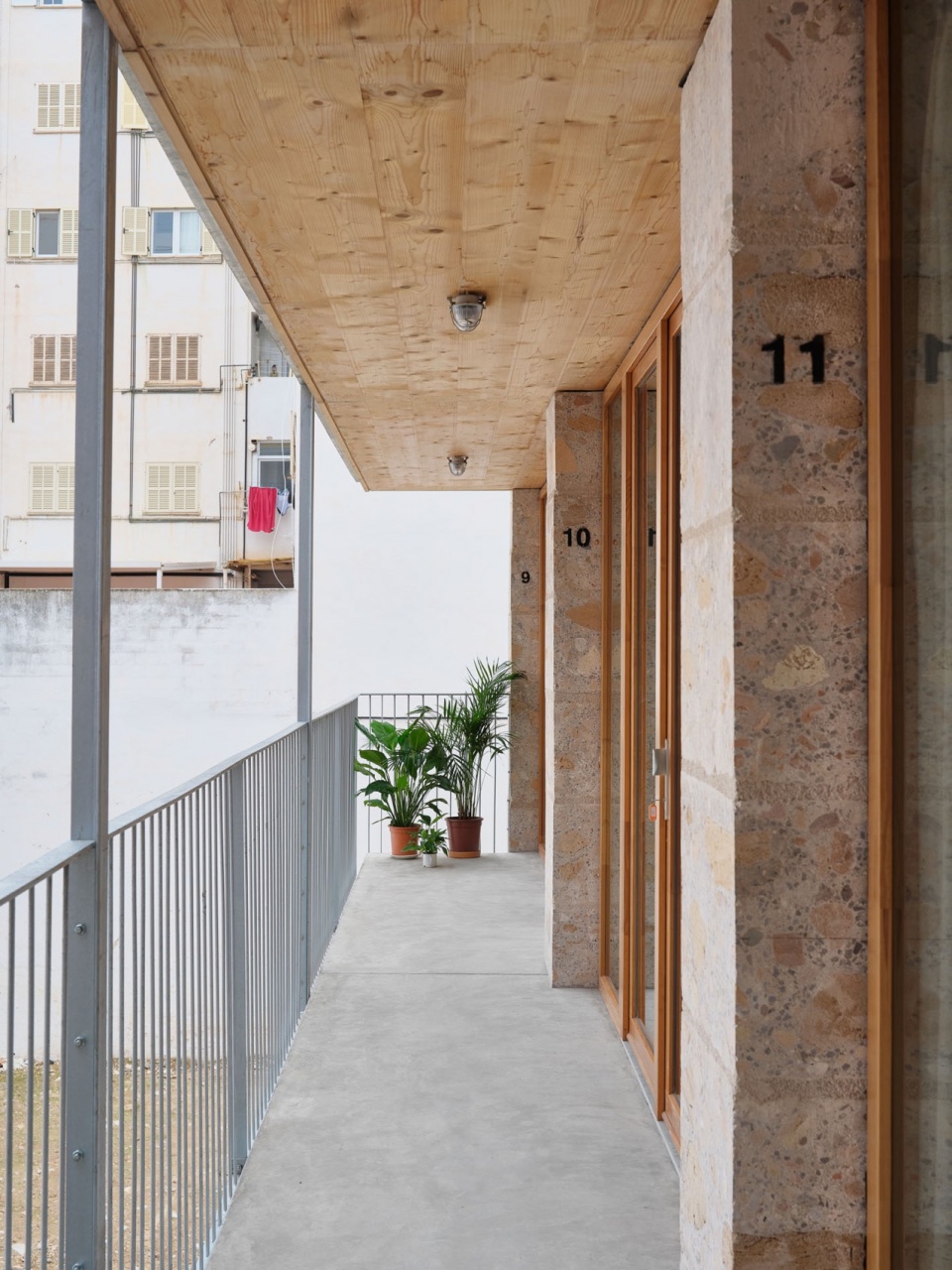 Social housing 2104 by HARQUITECTES