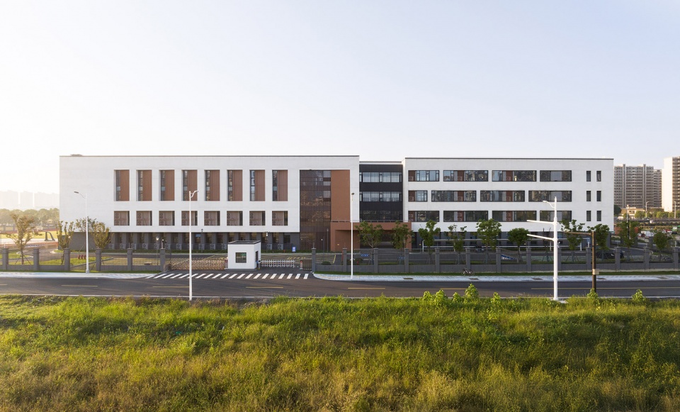 jingle new district zhanqian primary school by tjad