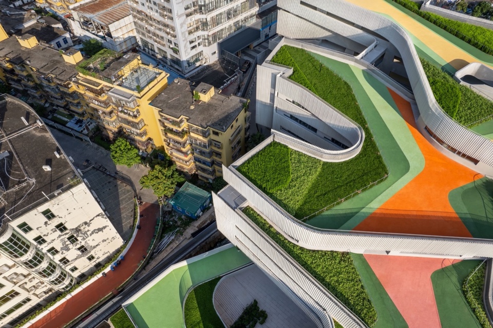 Cuizhu Foreign Language School by Studio Link Arc