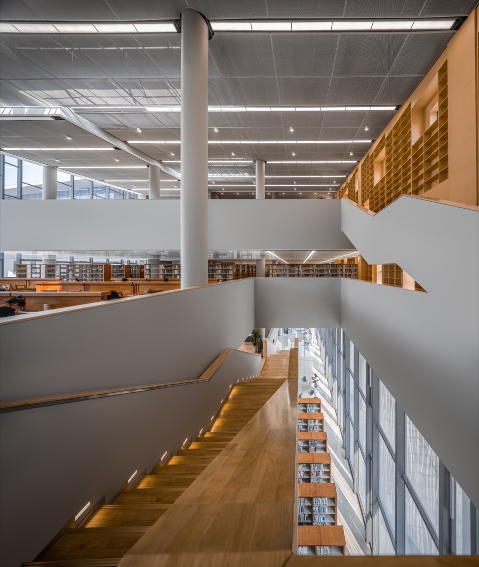 Xihua University Yibin Campus Phase Ⅱ by FCJZ