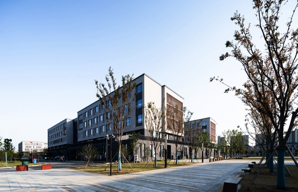 Zhejiang Haiyan Vocational Education Center by TJAD