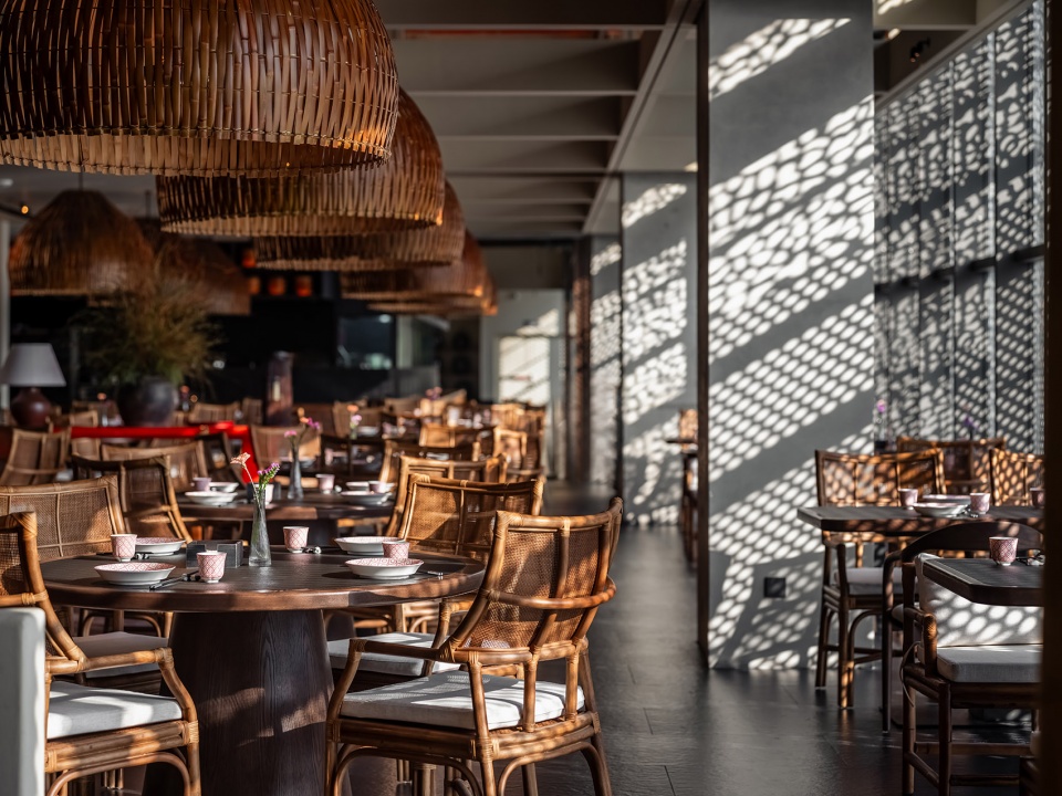 xiaorong garden classic sichuan restaurant by guo xin space design xian