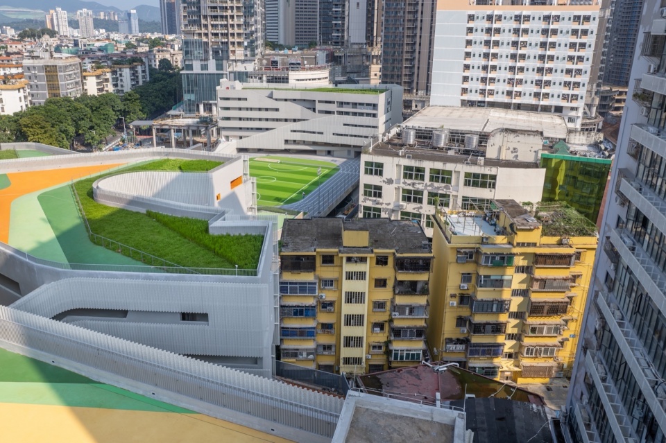 Cuizhu Foreign Language School by Studio Link Arc