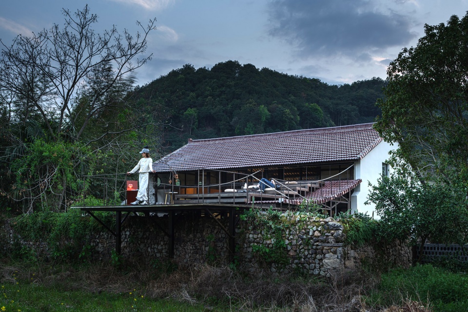 jiangxi village field study house by menjue architects