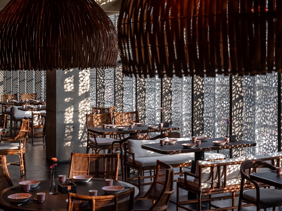 xiaorong garden classic sichuan restaurant by guo xin space design xian
