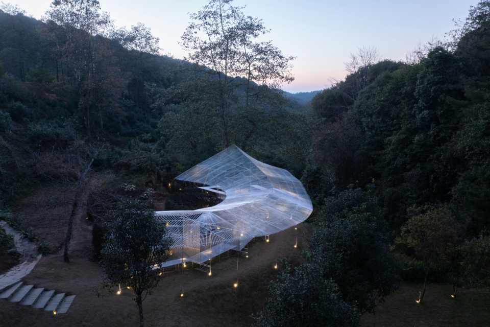 Dali Wuliang Mountain s Phoenix Feather Tea Pavilion by Kong Xiangwei Studio