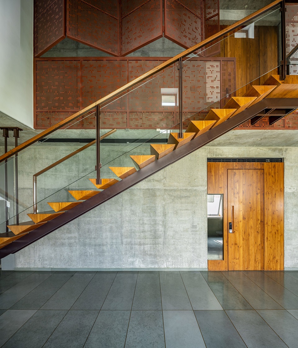 j house by malik architecture