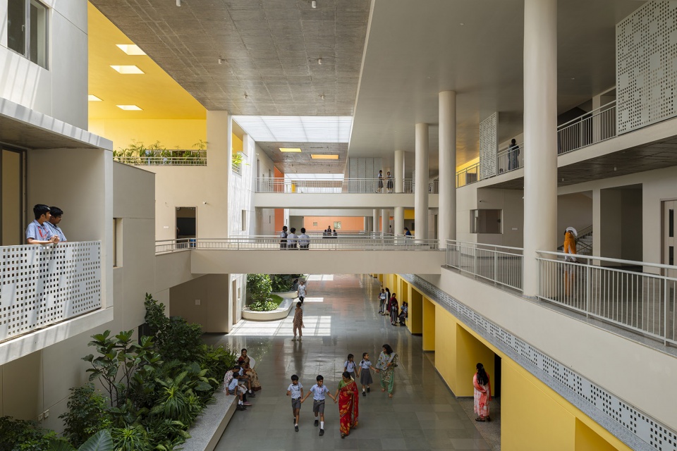 rainbow international school by spacefiction studio