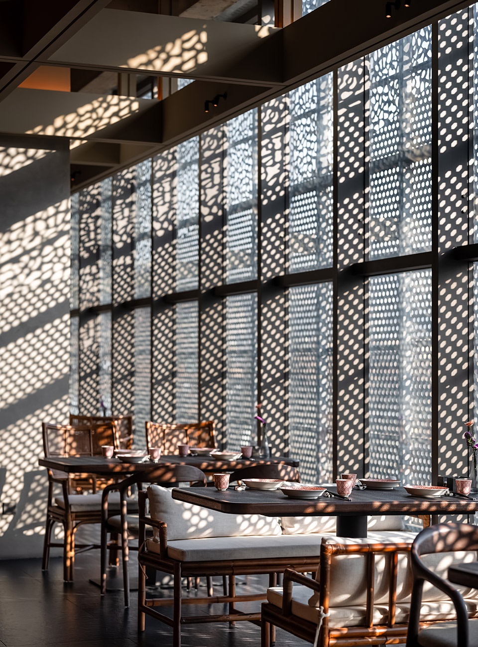 xiaorong garden classic sichuan restaurant by guo xin space design xian