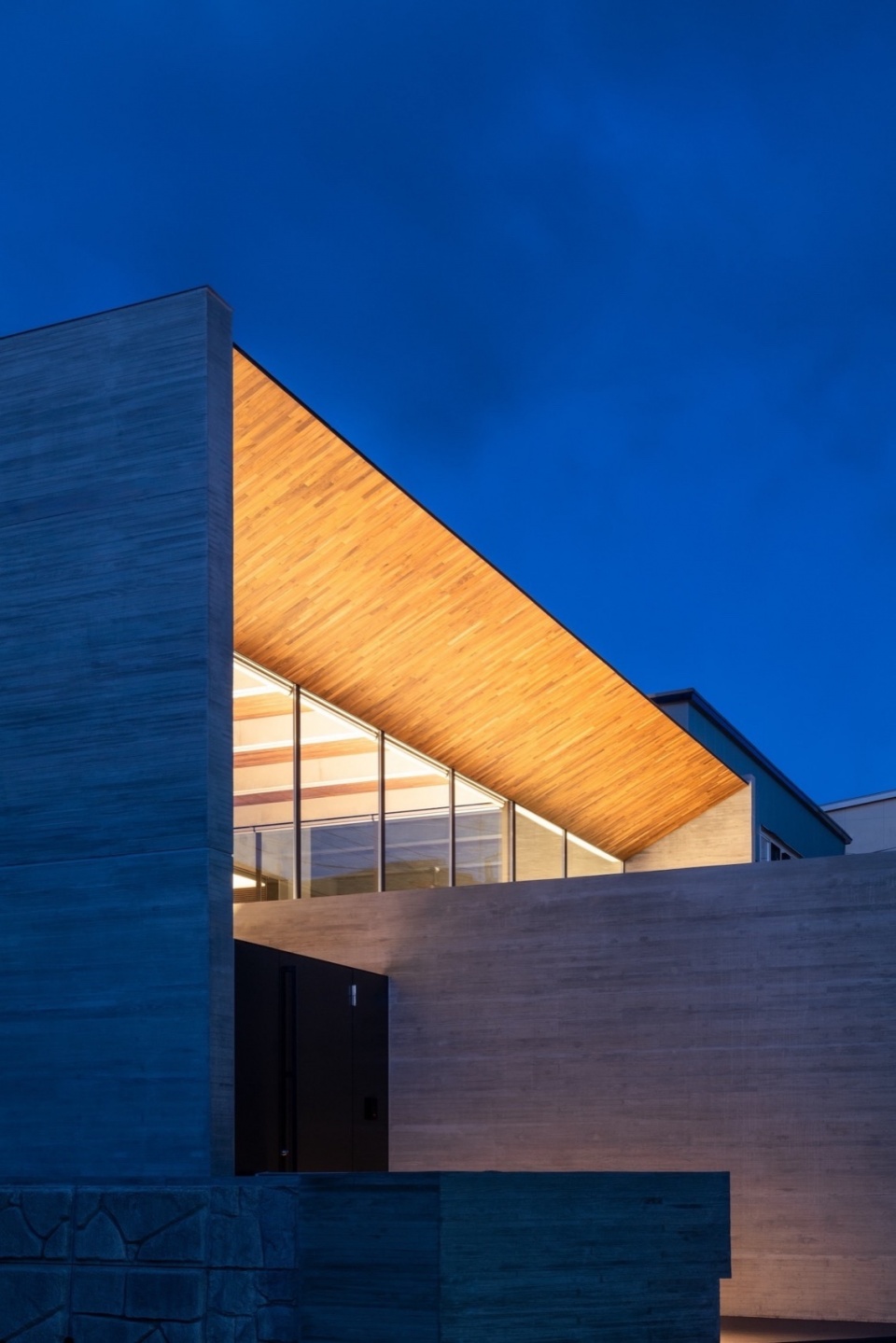 ELEMENT by APOLLO Architects Associates Co Ltd