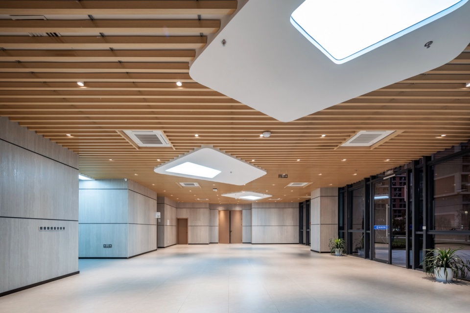 Zhejiang Haiyan Vocational Education Center by TJAD
