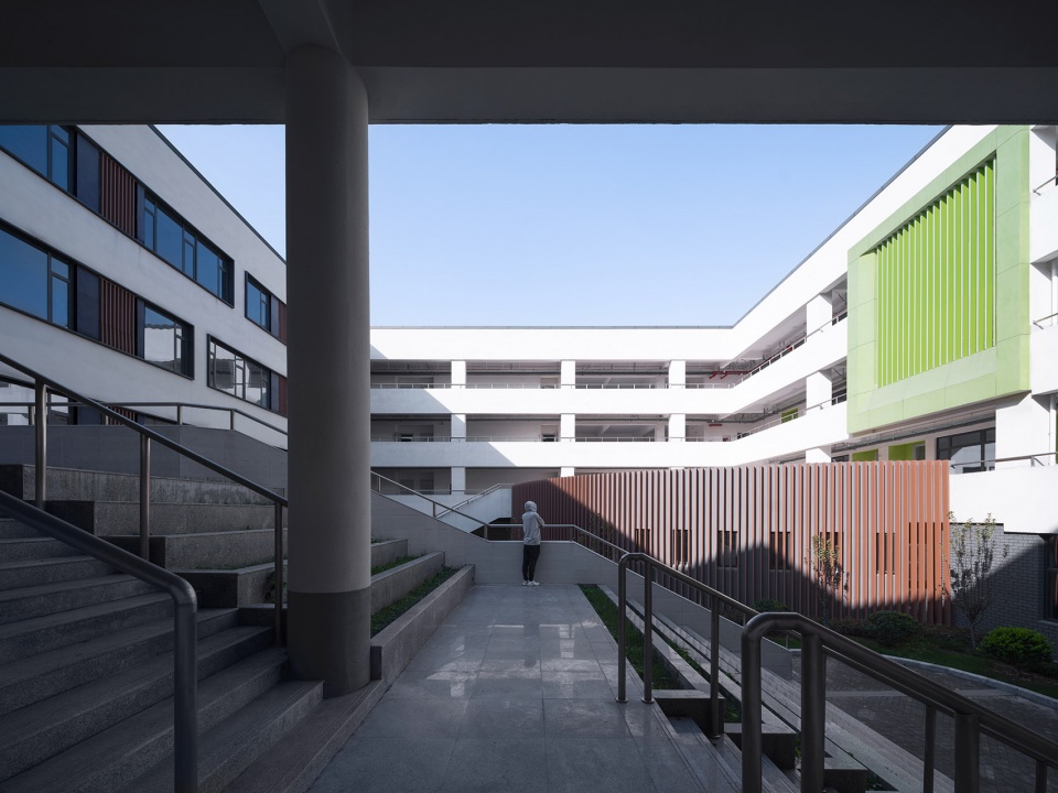 jingle new district zhanqian primary school by tjad