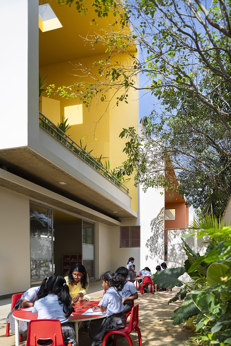 rainbow international school by spacefiction studio