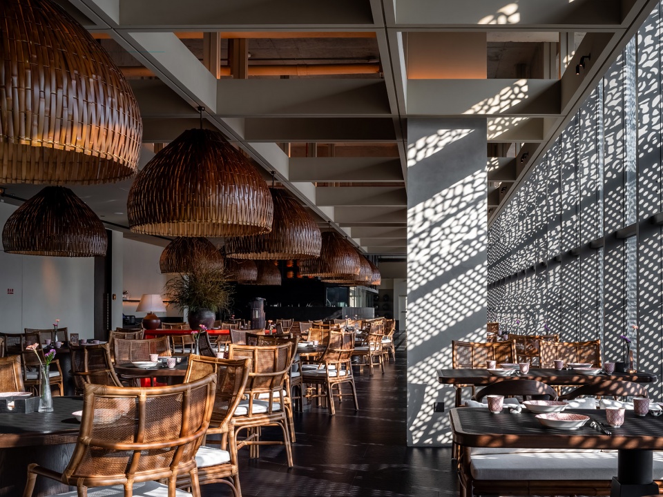 xiaorong garden classic sichuan restaurant by guo xin space design xian