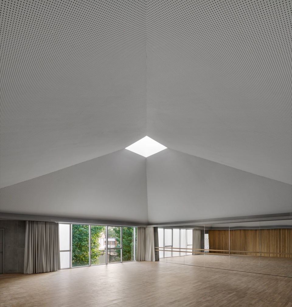 Cultural Centre in Bourg la Reine by Dominique Coulon Associes