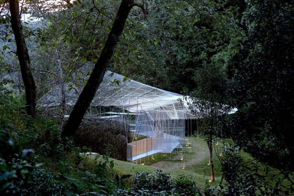 Dali Wuliang Mountain s Phoenix Feather Tea Pavilion by Kong Xiangwei Studio