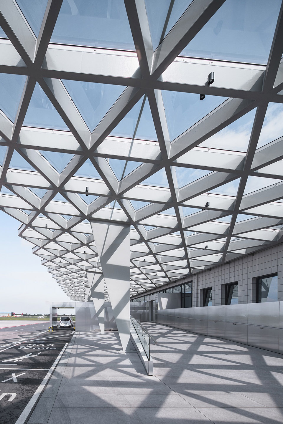prague airport terminal 3 by ra15
