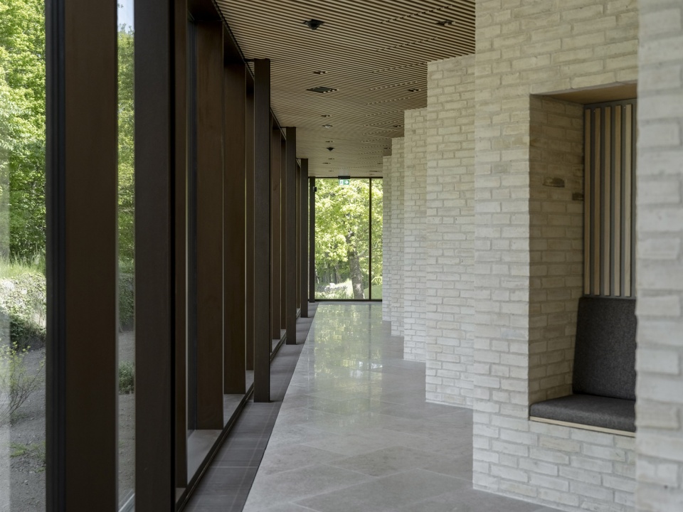 hojvangen church by henning larsen