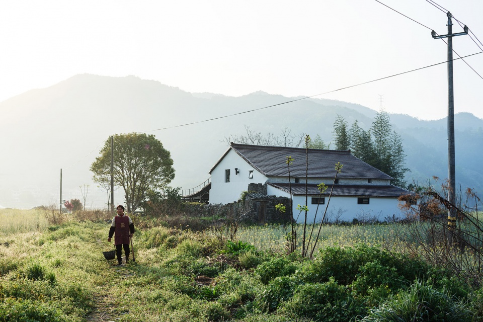 jiangxi village field study house by menjue architects