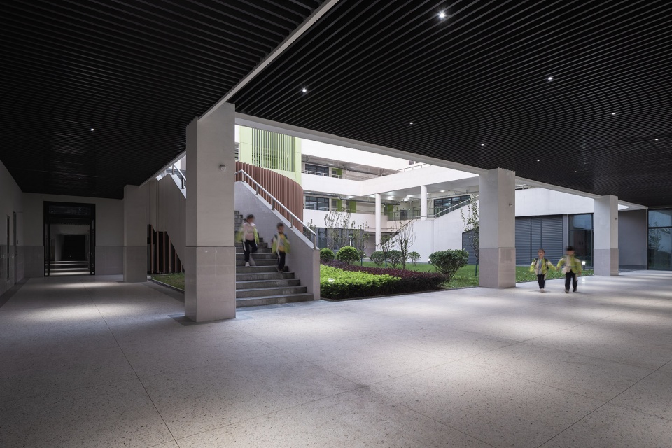 jingle new district zhanqian primary school by tjad
