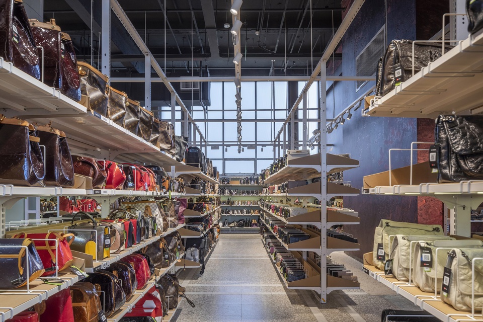 super zhuanzhuan retail space by spacestation