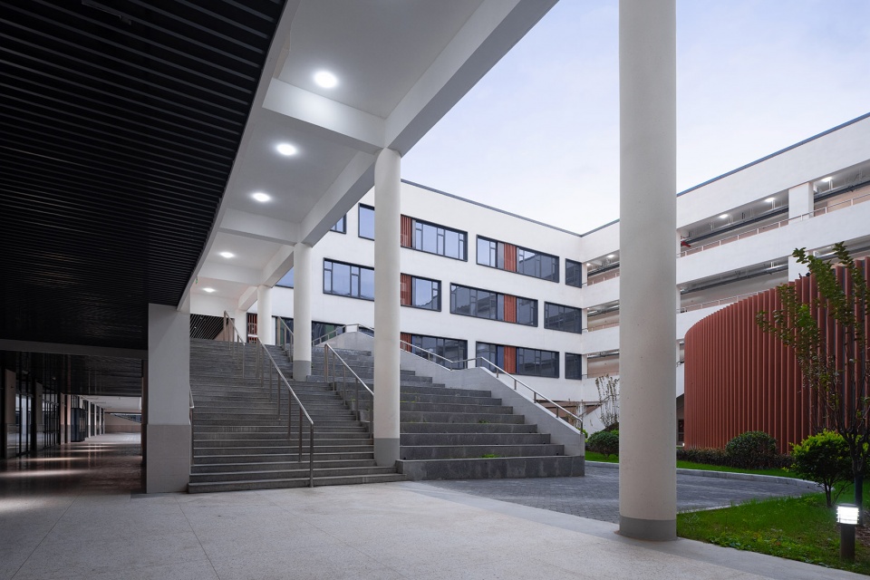 jingle new district zhanqian primary school by tjad