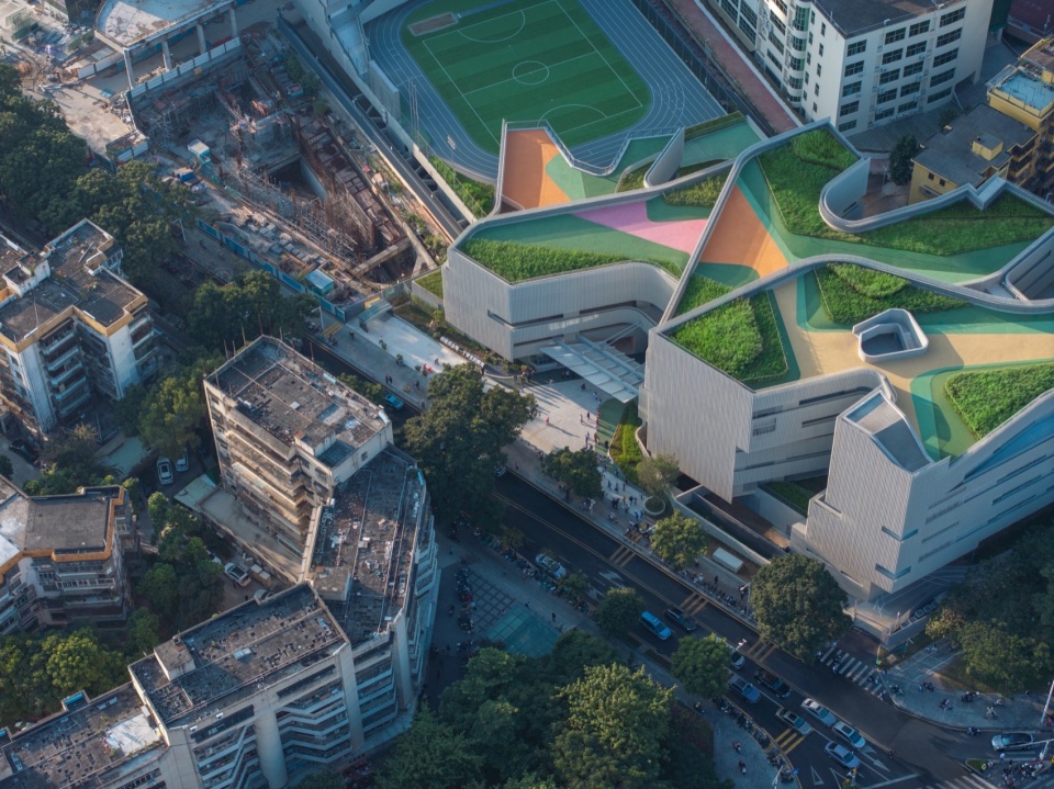 Cuizhu Foreign Language School by Studio Link Arc