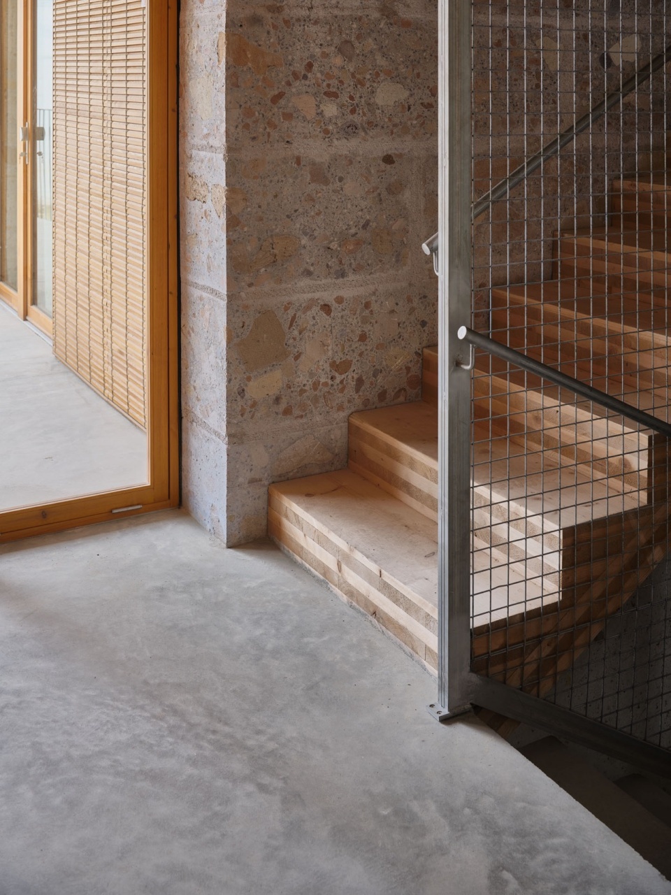 Social housing 2104 by HARQUITECTES