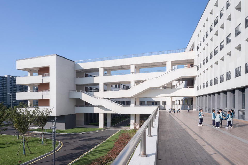 jingle new district zhanqian primary school by tjad