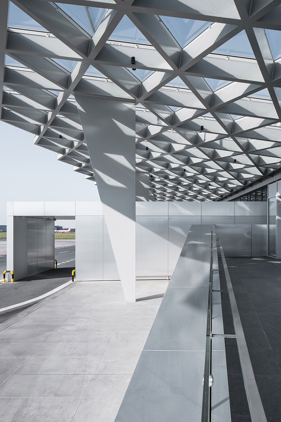 prague airport terminal 3 by ra15