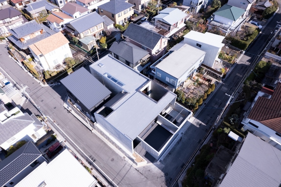 ELEMENT by APOLLO Architects Associates Co Ltd