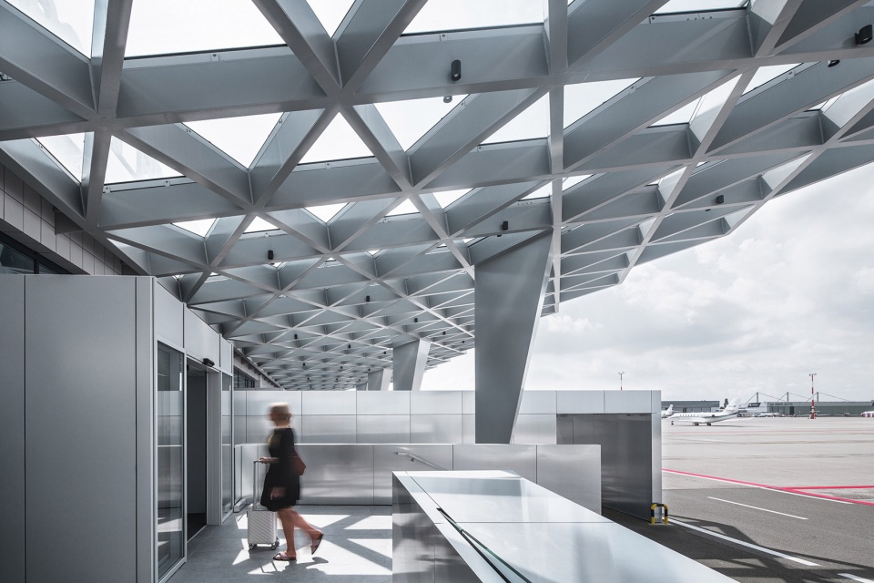 prague airport terminal 3 by ra15