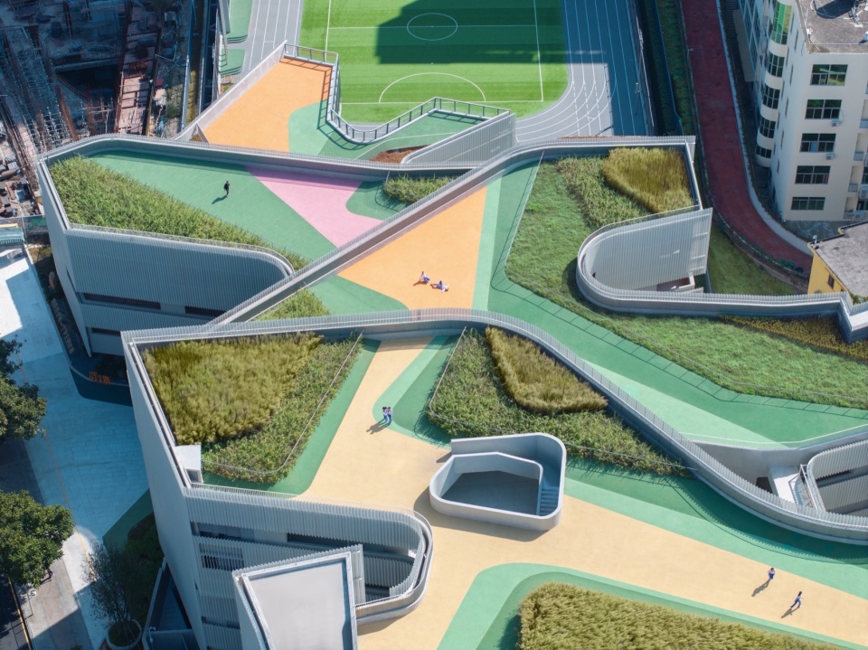 Cuizhu Foreign Language School by Studio Link Arc