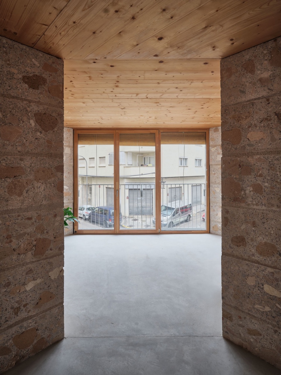 Social housing 2104 by HARQUITECTES