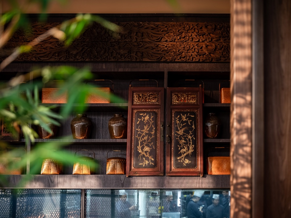 xiaorong garden classic sichuan restaurant by guo xin space design xian