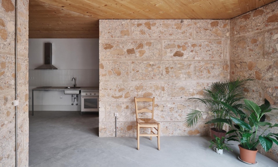 Social housing 2104 by HARQUITECTES