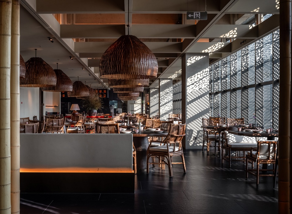xiaorong garden classic sichuan restaurant by guo xin space design xian