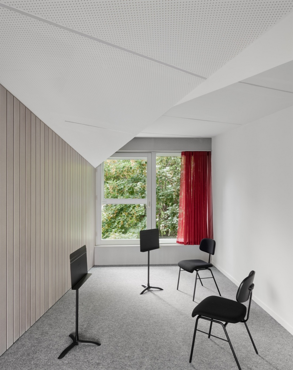 Cultural Centre in Bourg la Reine by Dominique Coulon Associes