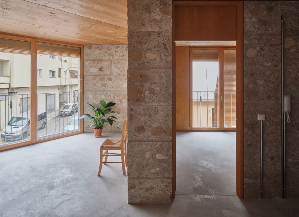 Social housing 2104 by HARQUITECTES