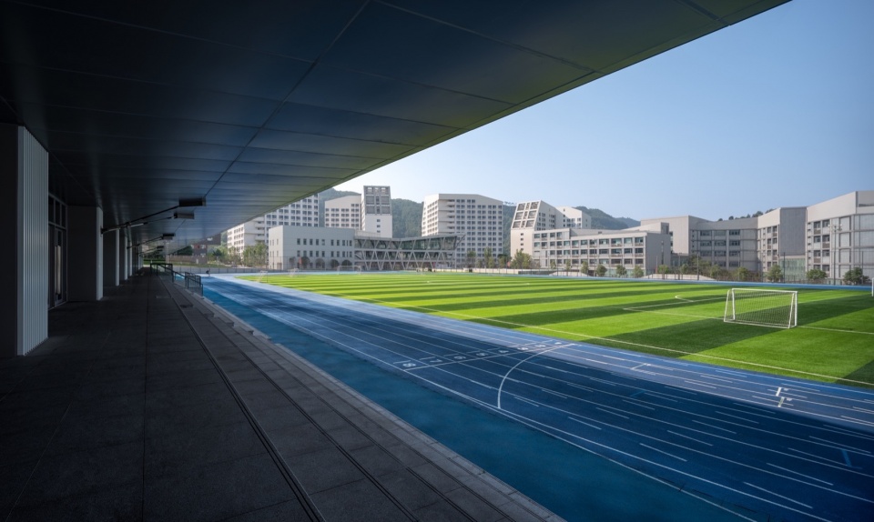 Xihua University Yibin Campus Phase Ⅱ by FCJZ