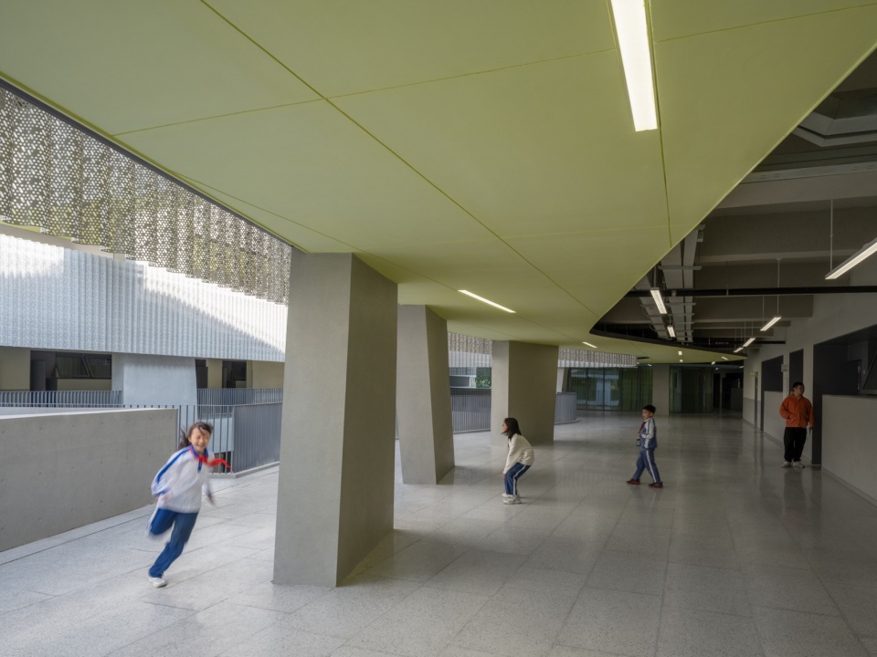 Cuizhu Foreign Language School by Studio Link Arc