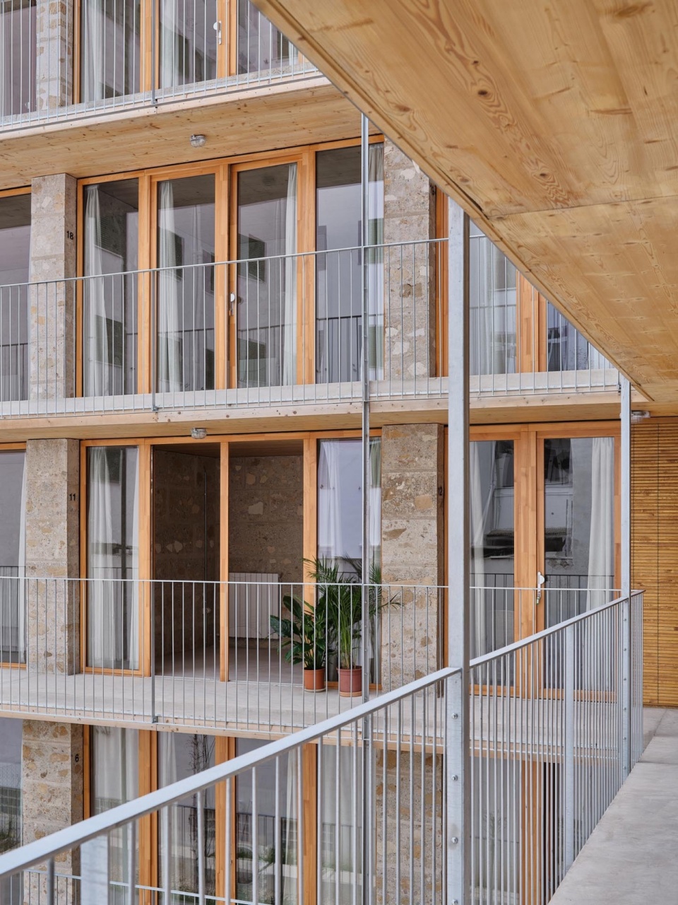 Social housing 2104 by HARQUITECTES