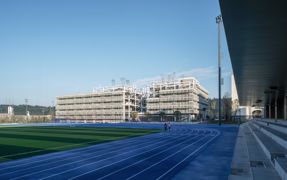 Xihua University Yibin Campus Phase Ⅱ by FCJZ