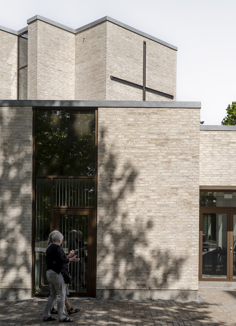hojvangen church by henning larsen
