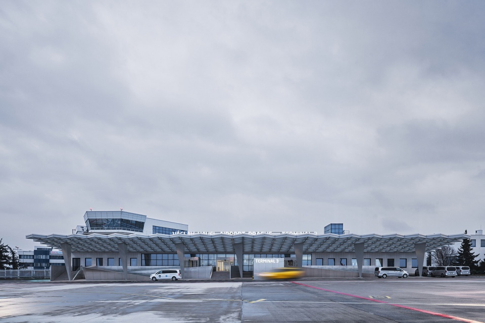 prague airport terminal 3 by ra15